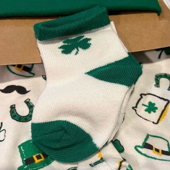St. Patricks Day Who Needs Luck With All This Charm Baby 4pc Size 0-3mo NWT 🏷 - Picture 4 of 11
